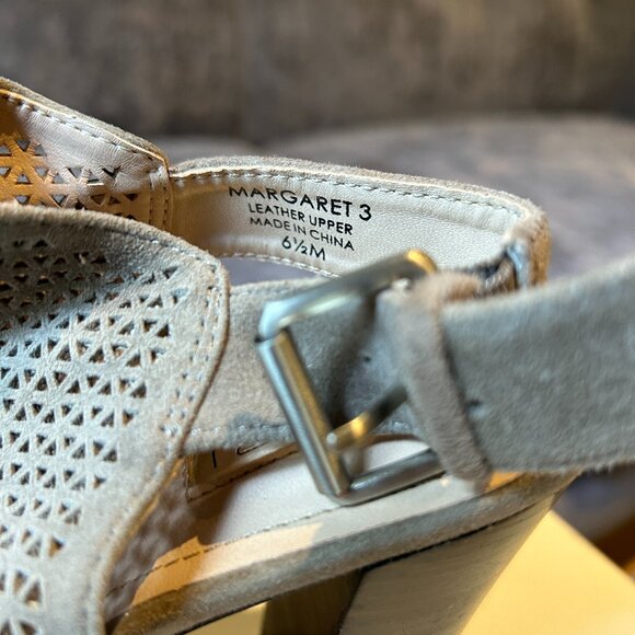 Tahari Taupe Grey Suede Slingback Mule Heels - Picture 12 of 12